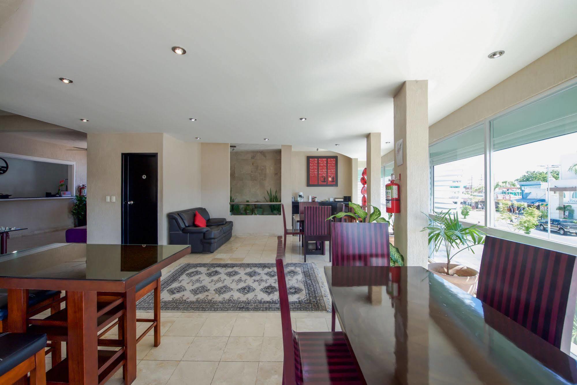 Hotel Villa Fontana Chetumal Extérieur photo