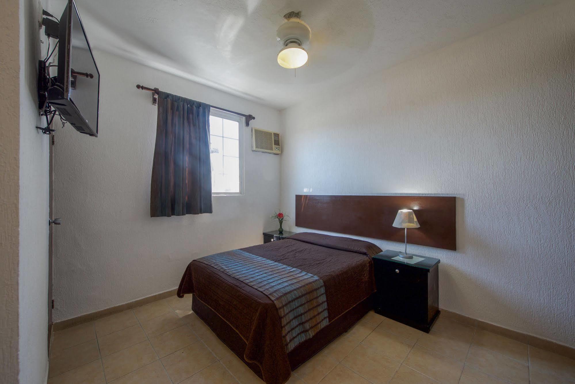 Hotel Villa Fontana Chetumal Extérieur photo